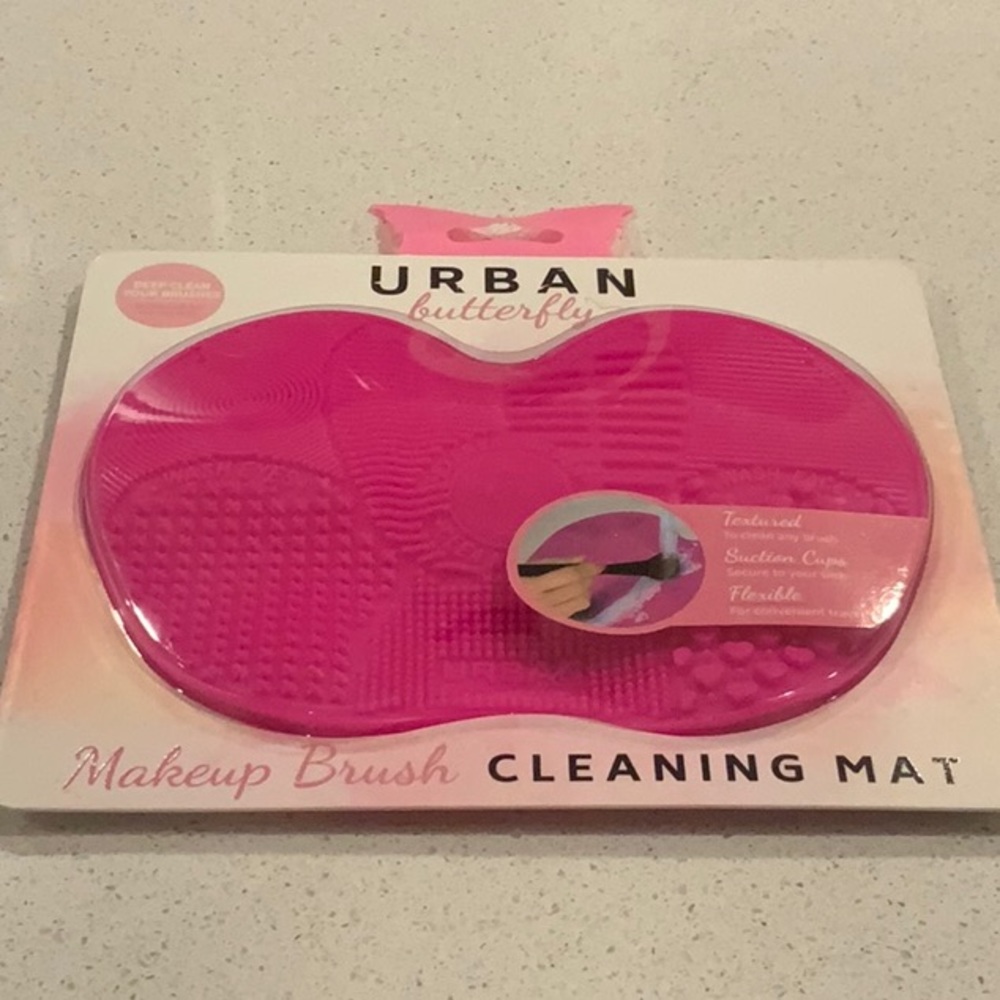 NWT urban butterfly cleaning mat